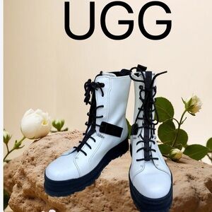 NWT Ugg boots Sz 9